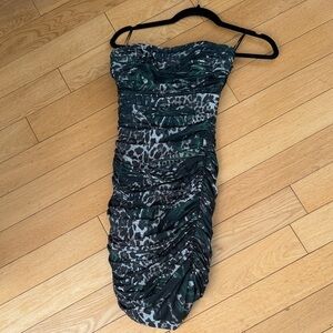 Elegant Green and Black Ruched Dress